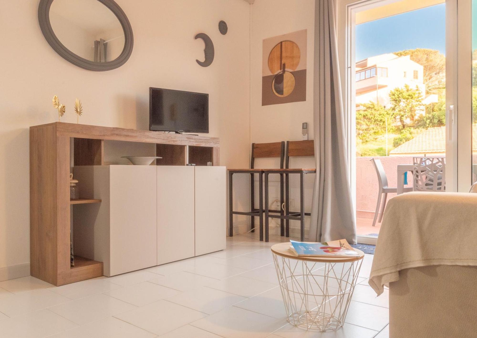 Casa Michela Apartment ปาเลา ภายนอก รูปภาพ
